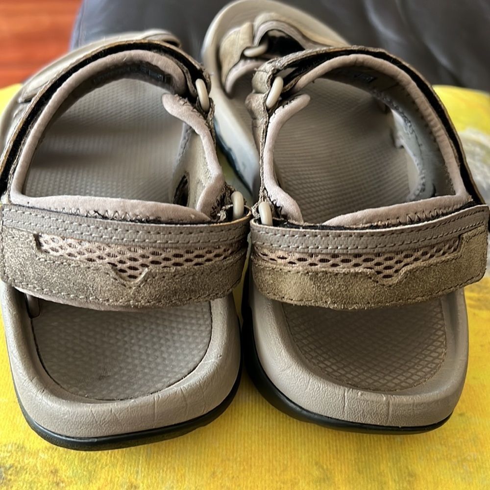 TEVA Hudson Bungee Cord sandal size 9 - Picture 5 of 8